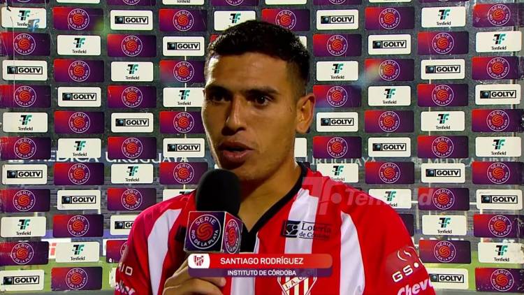 FÚTBOL: Santi Rodríguez, la figura de La Gloria