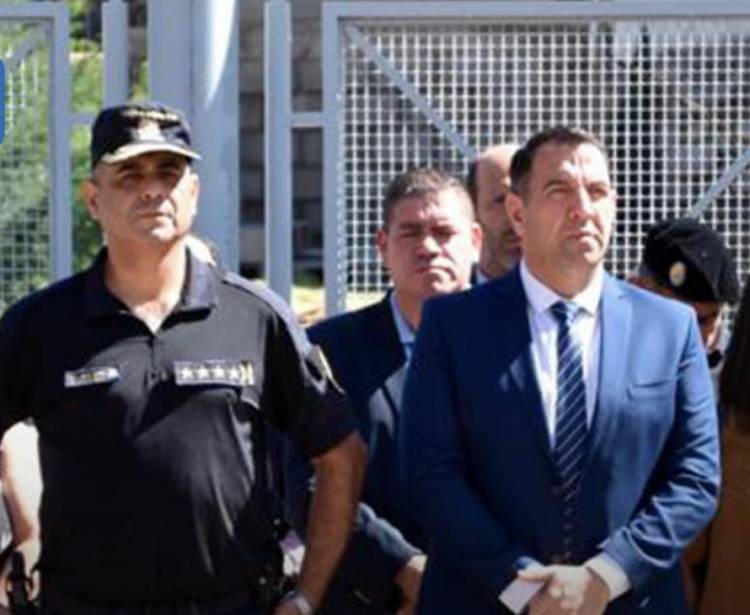 Se oxigena la Policía.Latini le aceptó la renuncia al Jefe Neira