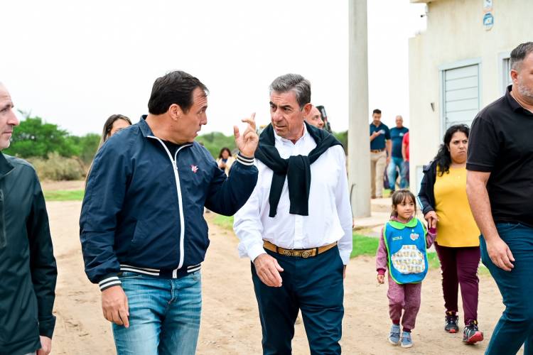 JUANA KOSLAY: Gato Fernández camina la cancha con el Toti