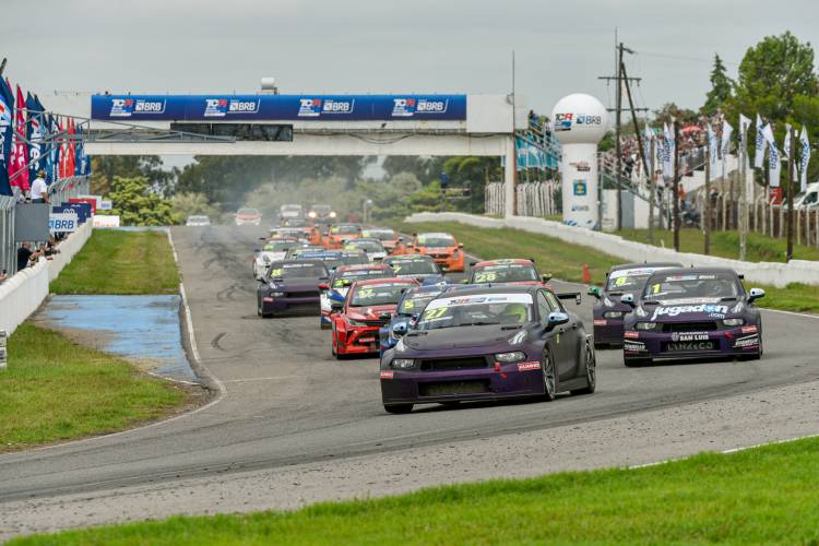 TCR SOUTH AMÉRICA: Pezzini 4° y 6° en el Cabalén