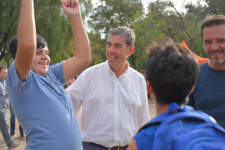 Gato Fernández: encuentro familiar esperando las Pascuas
