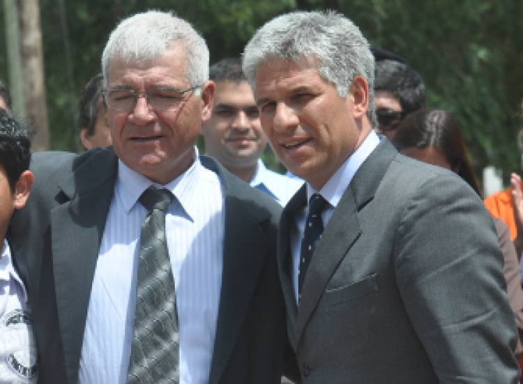 Duplicación de electores en Navia .Carnet de Conducir y cercanía con Mendoza .Denuncia penal en puerta