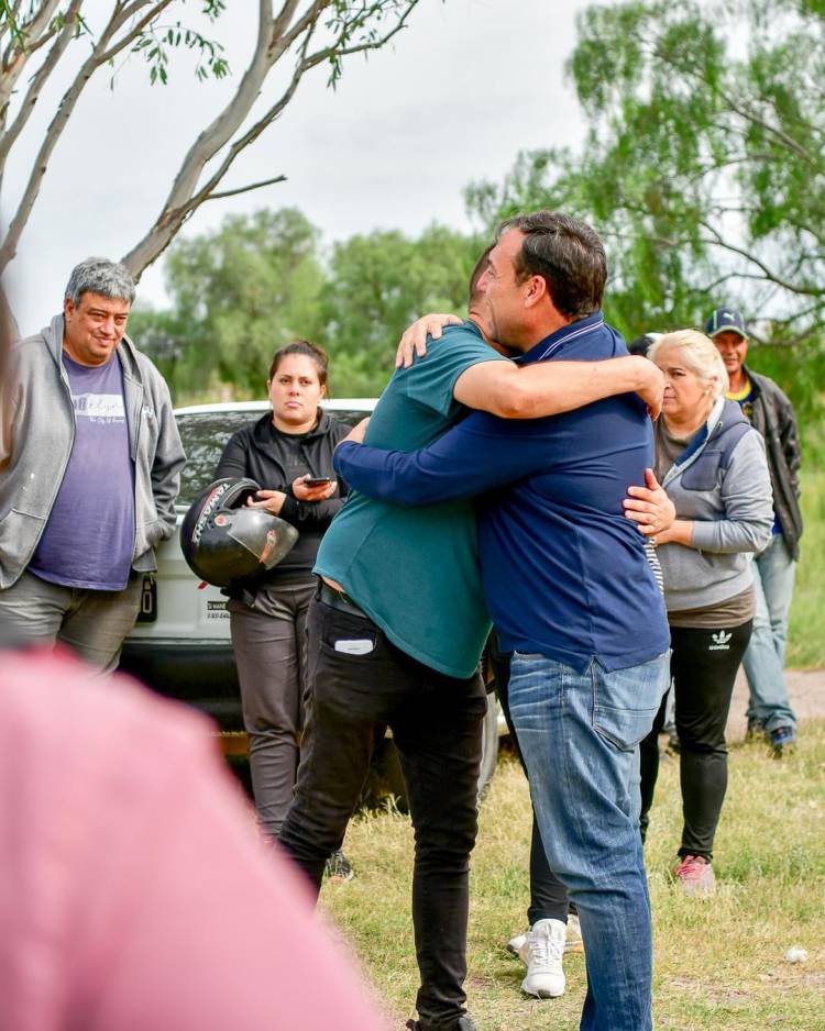 Toti y el se puede .Se reencontró con la gente de Inclusión de donde salió él.Tremendo reconocimiento al culto de la humildad 