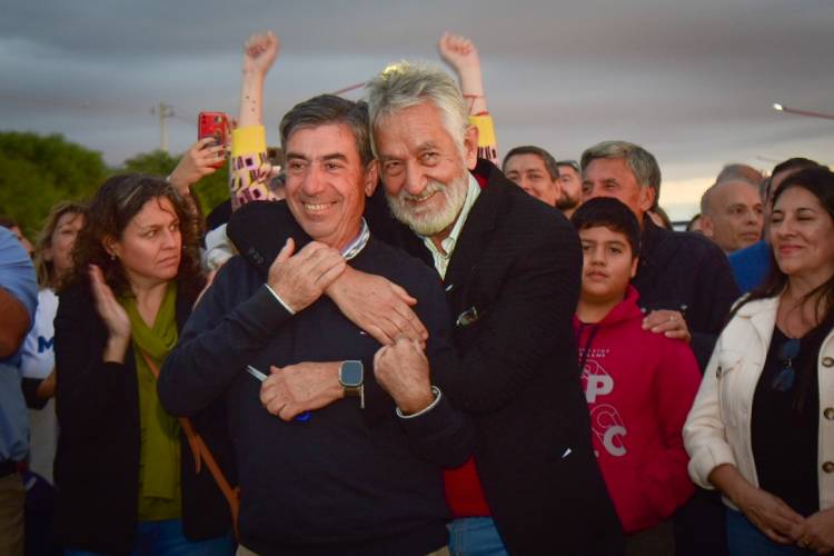 “En mi gobierno vamos a seguir pavimentando”