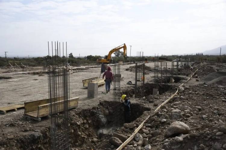  LOS MOLLES: avanza la obra de la nueva escuela 