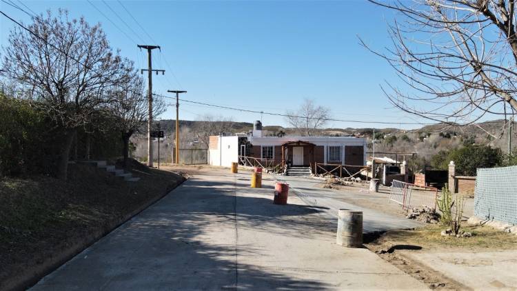 POTRERO DE LOS FUNES: avanzan las obras de pavimento