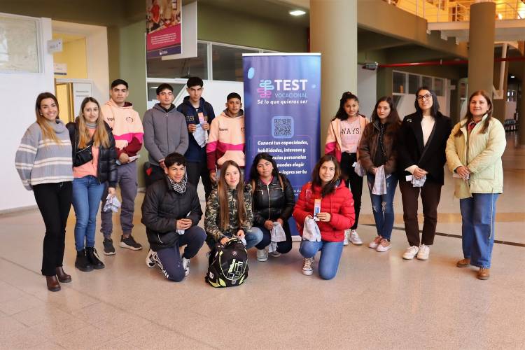 AYACUCHO: Test Vocacional de alumnos de tres parajes 
