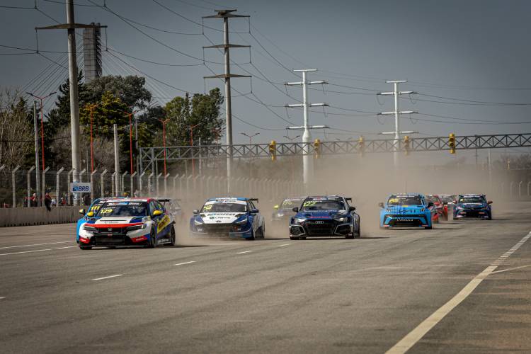 AUTOMOVILISMO: El TCR dio espectáculo en La Pedrera