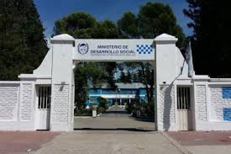 1900 dejó el Plan Poggi =158 dólares.Hoy 20 veces más 62 mil =176 dólares .Sus críticas con rédito político a lo que no alcanza ? Lo podrá hacer? El PJ y su oportunidad 