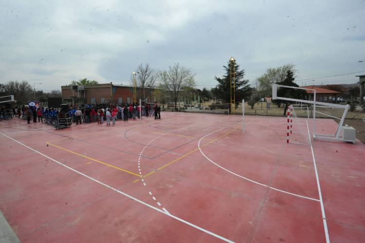 CONSTRUIRÁN 6 PLAYONES MULTIDEPORTIVOS EN LA PROVINCIA