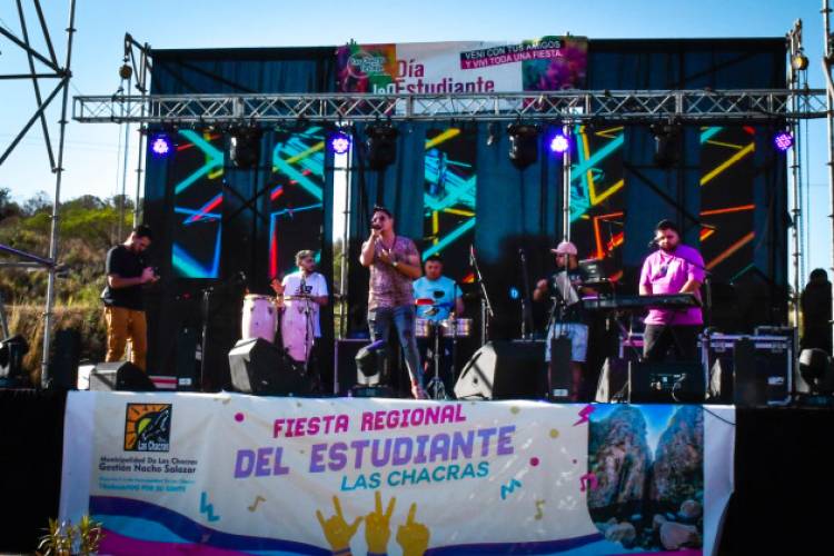 SAN MARTÍN: fiesta en el Camping Río Las Chacras