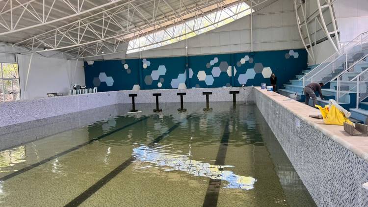 EL VOLCÁN: escuela y pileta totalmente renovadas