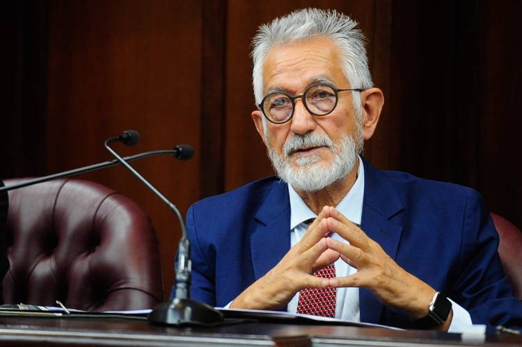ALBERTO BUSCARÁ JUNTARSE CON LA OPOSICIÓN ESTE MARTES