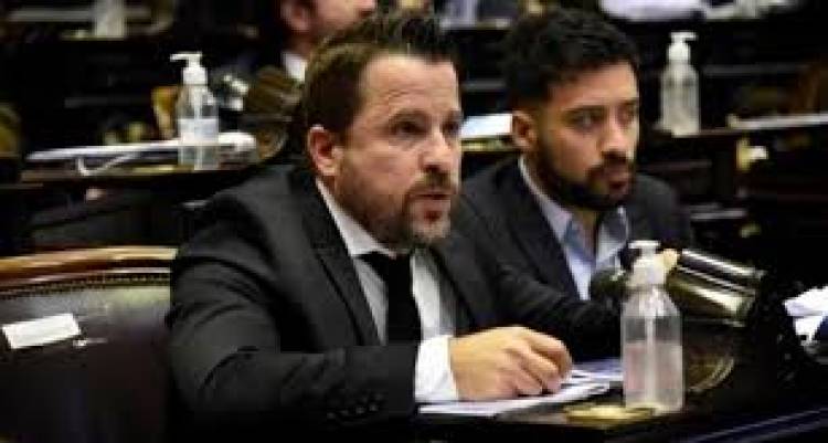 Tetaz , el mejor amigo de Cacace será oposición a MILEI.La UCR contra los recortes en Salud y Educación Que habría hecho el Puntano si seguía??