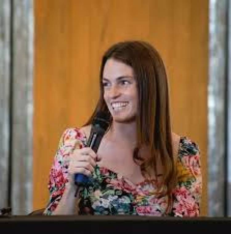 Sofia LARROUDE asumió en Buena Esperanza para confirmar progreso .