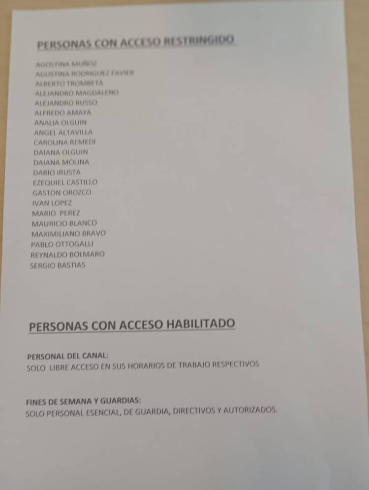 Canal 13 Vergüenza:Prohíben el ingreso a los que piensan diferente.Se creen dueños de lo público .Libertad de Expresión bien gracias .