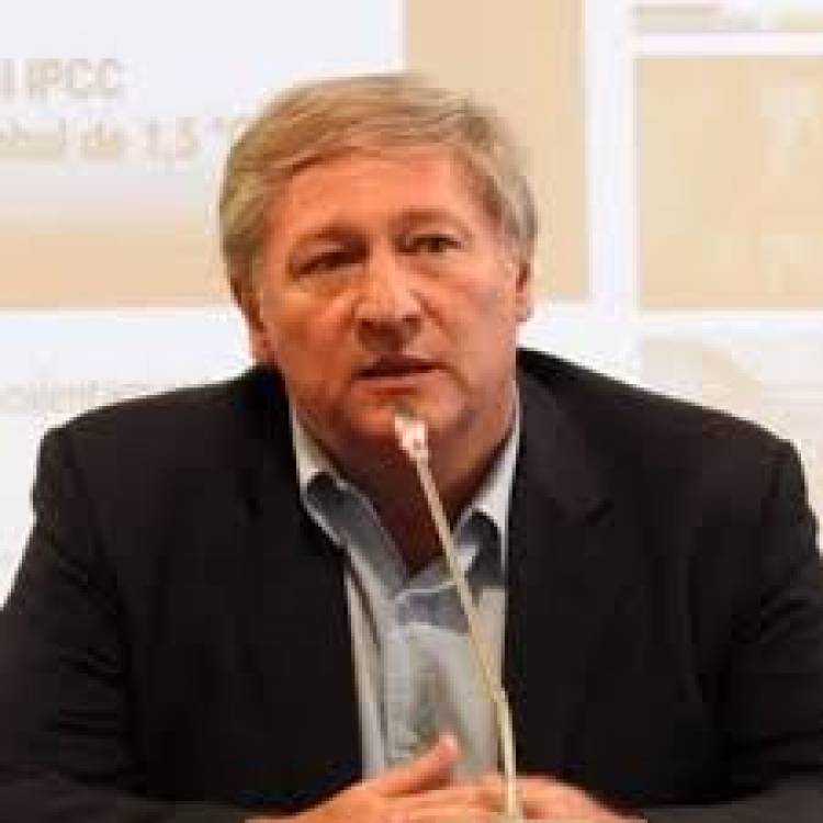 Escándalo en el Carrillo. Médicos dicen que el Director es virtual, gastan un millón mínimo en pasajes de avión por semana y se hospeda en un 5 estrellas .No vive, ni vivirá en San Luis .El Soldado de Cristina en San Luis , macrista de ocasión en la lupa "