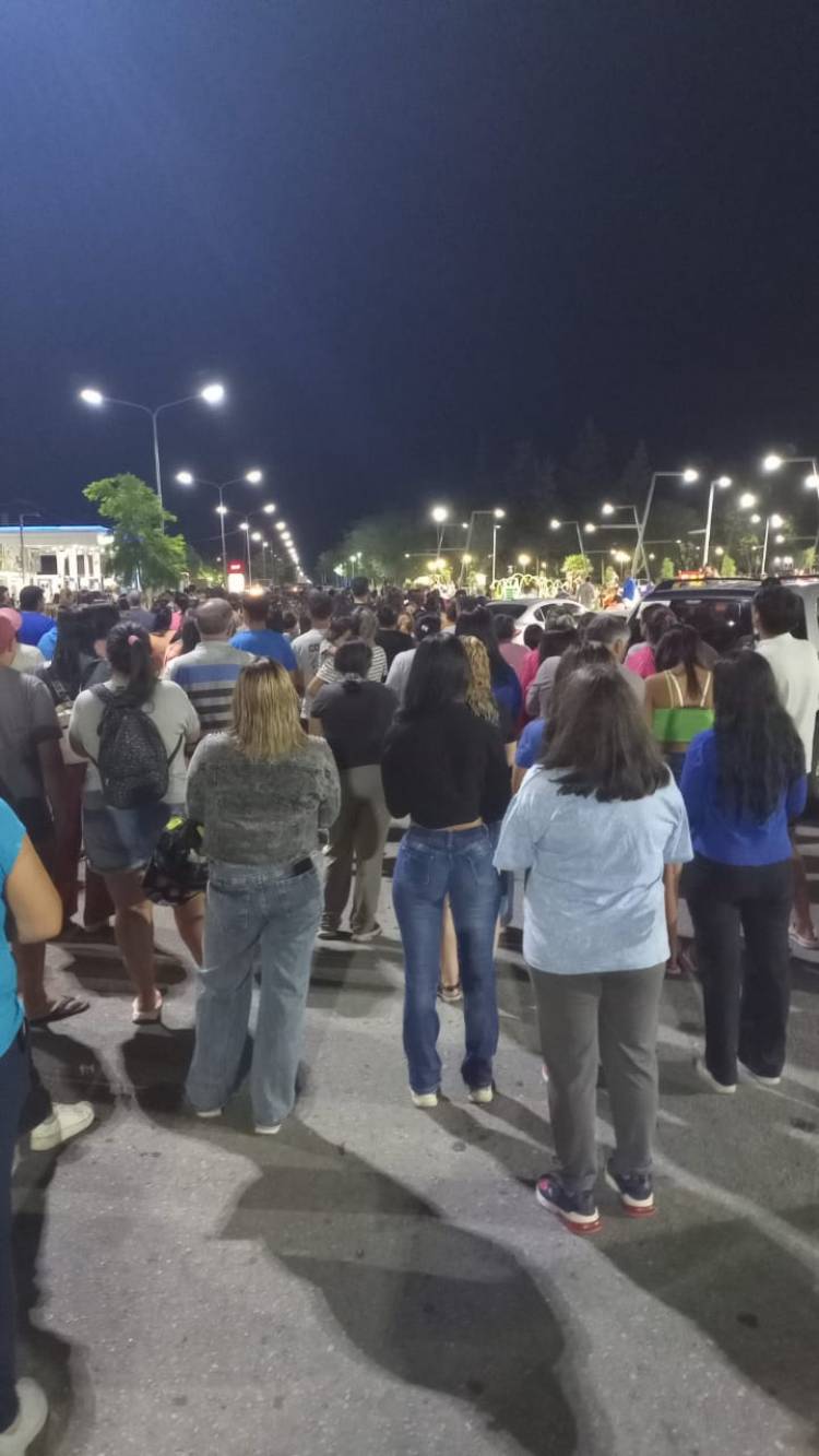 Poggi suspendió ir a La Toma,  para no dar explicaciones de porque dejó sin Policía a la Ciudad .Politizar en el ojo ajeno se  vuelve en contra .Hipócrita posición.