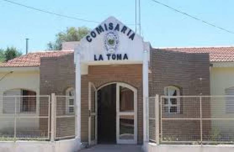 Oficial de La Toma a EA"nosotros no vaciamos la Comisaría, fue el Gobernador, no se la agarren con nosotros"