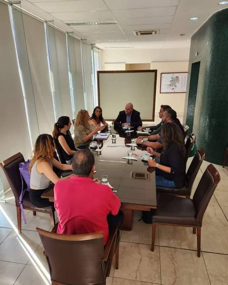 Intersindical con Endeiza.Plantearon recomposición y denunciaron persecuciones.El Gobierno debe contestar .