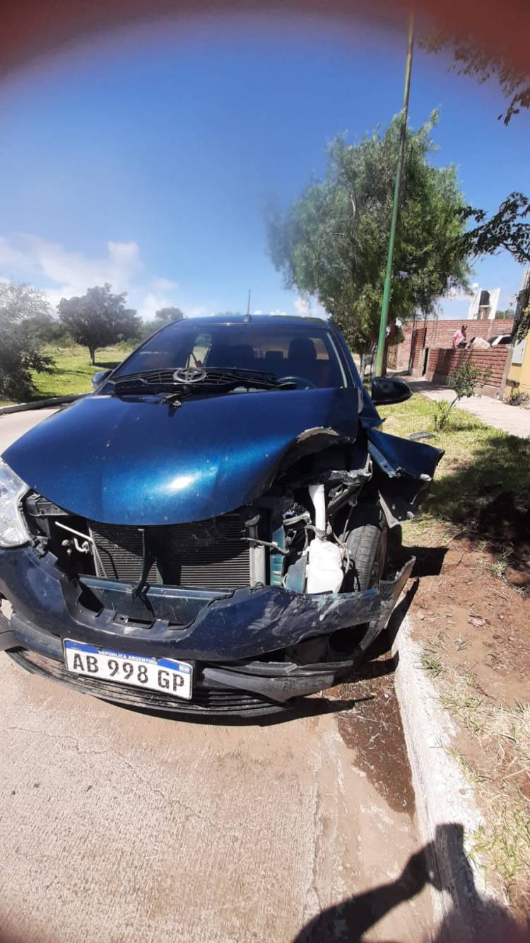 La Punta:funcionaria borracha ? Desastre hizo ?El dermotest dió 1,7 .Ayala no se  enteró.Yesica Bustos seguirá??Taparon todo??.