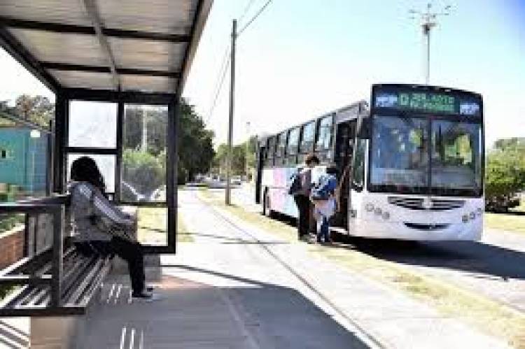 Parece mucho.Hissa con inflación propia.Aumento del 552 por ciento en mes y medio .457 pesos valdrá Transpuntano .Los servicios ya toman el 15 por ciento del salario.Niveles de 2001