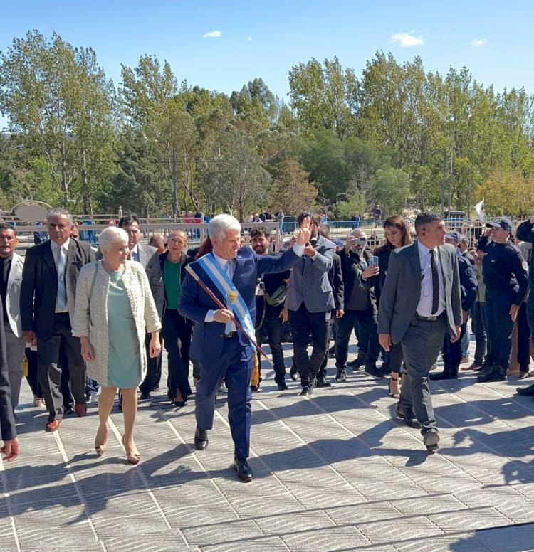La triste realidad de Poggi por su esposa enferma.Hoy reapareció Sandra Correa, desconocida. Ojalá se recupere.Nuestra solidaridad .