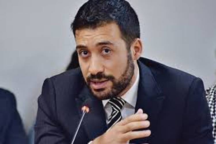 Cacace sembró dudas respecto a la Ley Bases desde la UCR.No crean que la UCR hará lo mismo que antes o no acepte los cambios .Un vocero calificado el Sanluiseño 