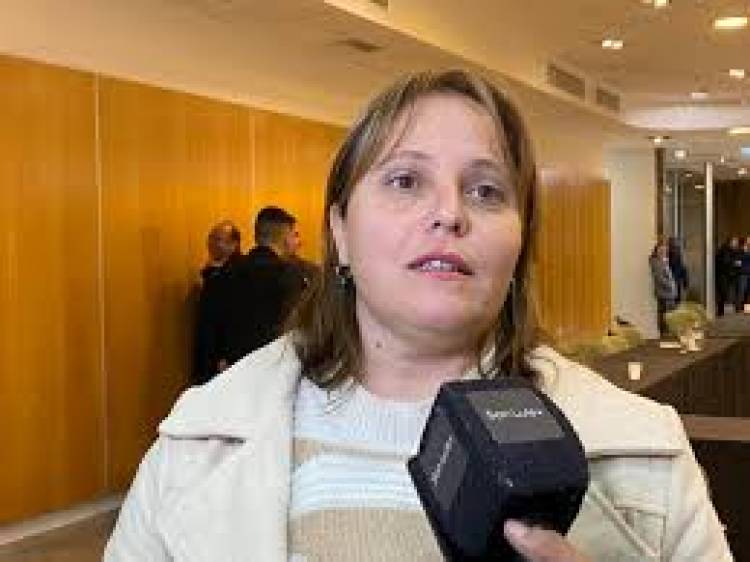 Que él Municipio de Naschel cuide a los menores de 16,  demuestra que la inseguridad es total .Es otra medida inédita, ante el fracaso del Gobierno Provincial en la Seguridad que queda en ridículo.