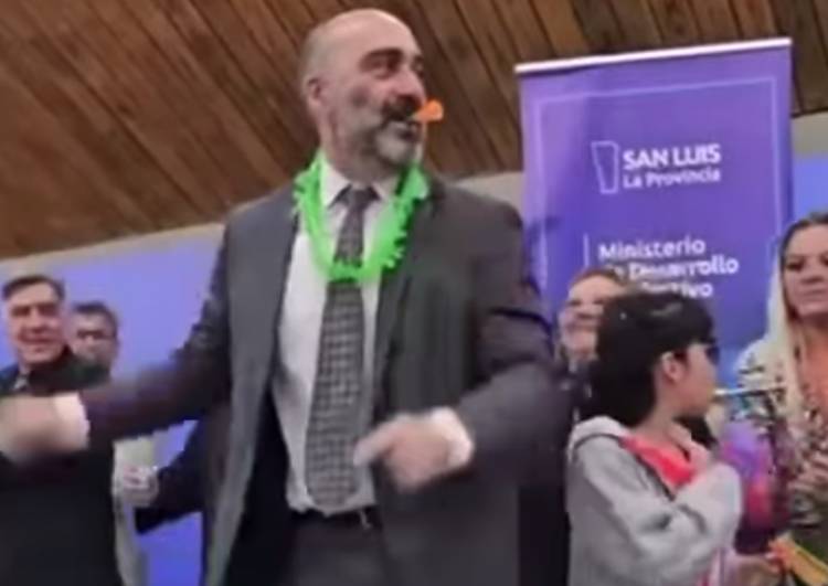 INDEC: 10000 chicos ya no comen de noche en San Luis.El fracaso de Poggi de contener lo mínimo La pobreza toca fondo hacia el caos.La insensatez a flor , mientras el Gobierno baila con pito y matraca