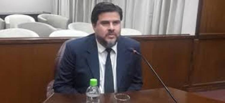 Se entregó Velázquez La presión del Fiscal OLGUIN y el Juez  Ortiz, dieron resultado.El ADN tardío de Poggi que implicó un horror de política criminal sería.