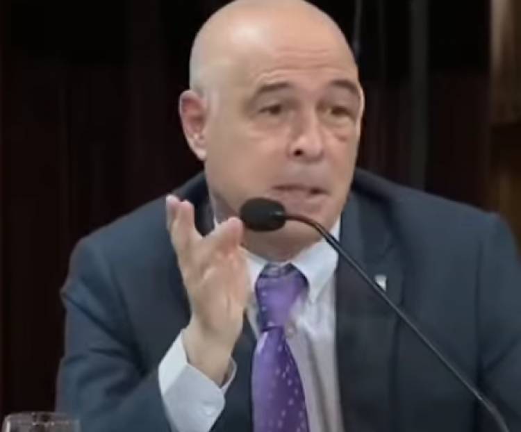 El PJ, Gobernadores y aliados, buscan debilitar a Villarroel.El frágil y errático Abdala, al borde del ser removido .Hasta Milei colaboraría y Negri también 