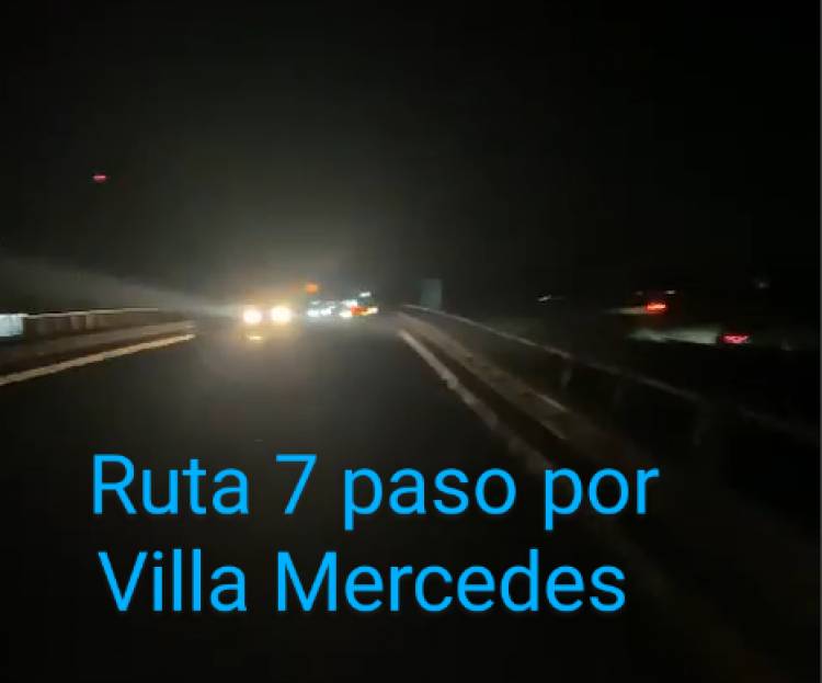 Poggi y la cara como fierro.Led a un puente y ninguna luz sobre la 7. Vergüenza ajena .Nada para festejar en Mercedes con dos fábricas menos .