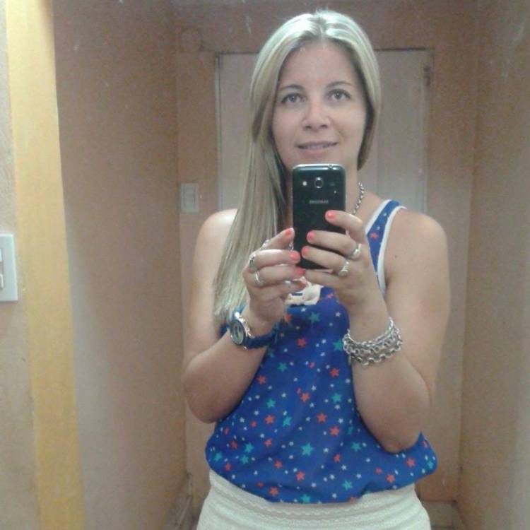 El hijo de Lorenzeti demandó a Alberto Leyes por filiación se su madre asesinada Romina Aguilar , esposa de su padre Intendente de La Calera . 