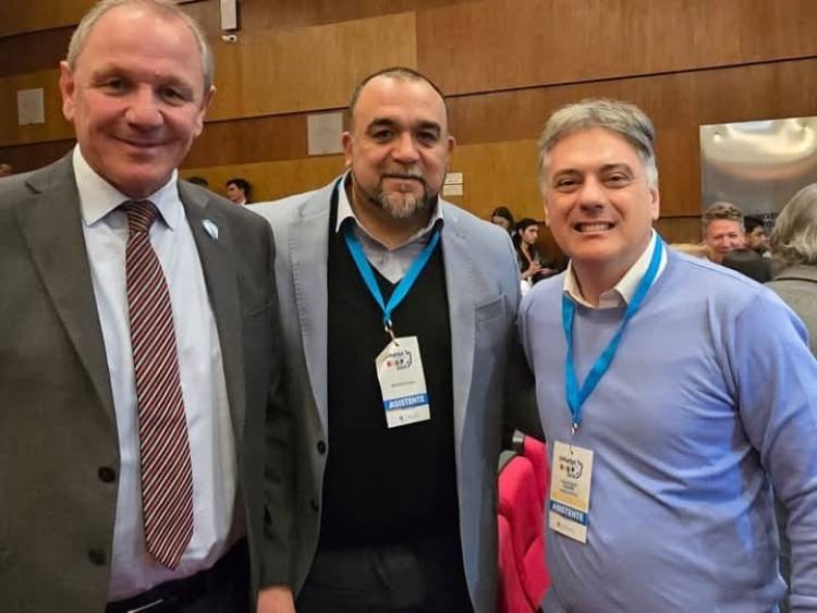 Maxi en Córdoba. Invitado por él Intendente a una jornada, es él modelo político en él que encaja y practica  el Mercedino. Ya funciona en San Luis 