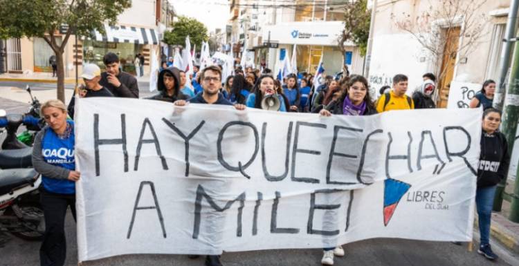 Mansilla: Poggi él que es antidemocrático y fascista es Milei, no Libres del Sur .Defiende a quien va a ser basurero de la historia .