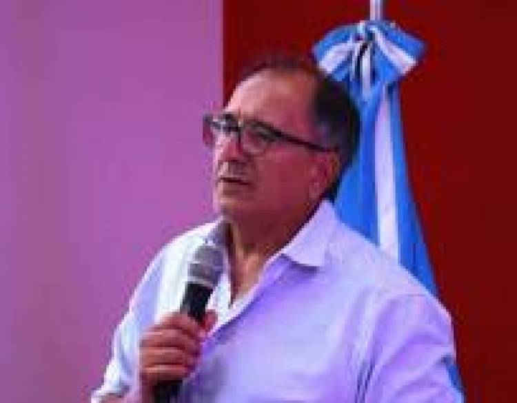 Ceballos dice que la UCR San Luis debe ir con los Gobernadores que enfrentan a Milei y defienden en Federalismo . 