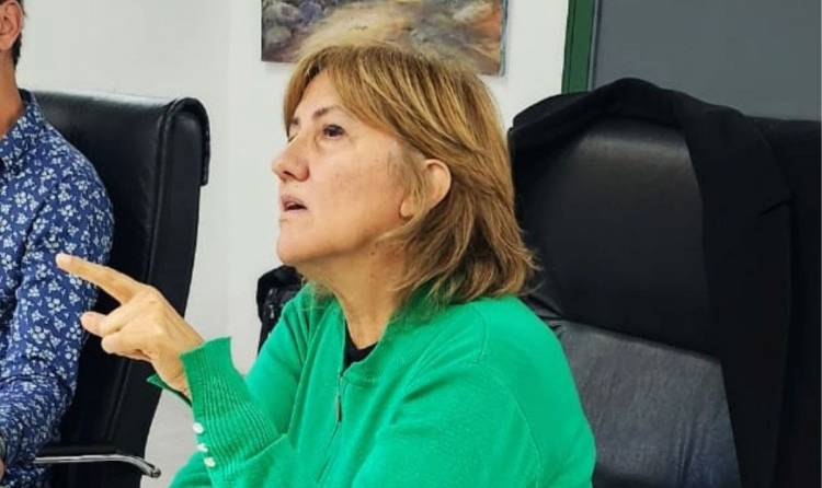 Titina"Álvarez Pinto está subido al caballo. Es igual que su padre que tanto daño nos hizo. Perimieron los valores y la UCR.