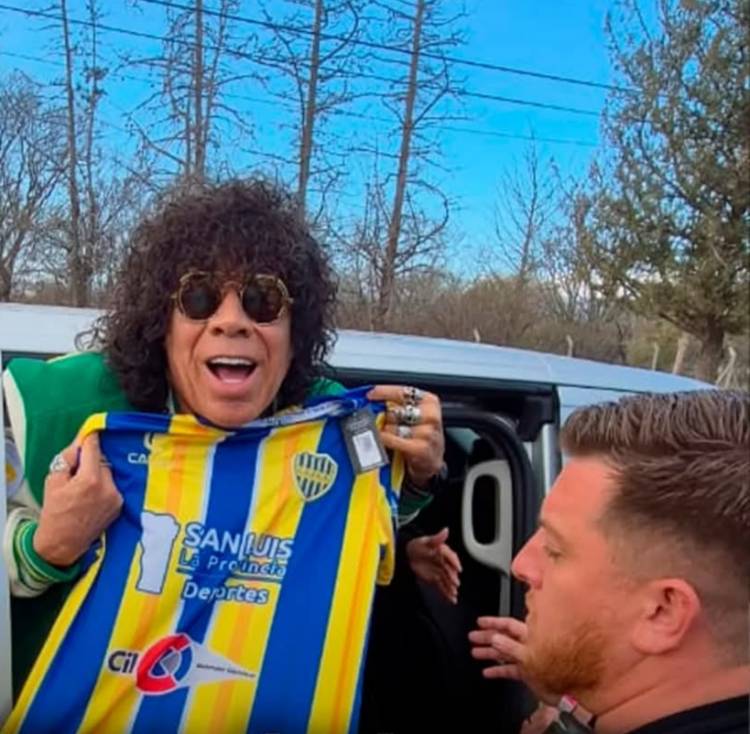 La Mona albertiza la política de Poggi. Todo lo que se le criticaba a la gestión anterior , sin efecto. 700 millones gastan en una Fiesta de pan y circo . Todo lo le que cuestionaban al Alberto.