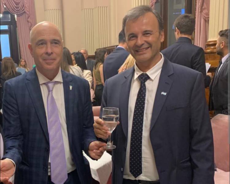 Bartolo Abada asumió de Presidente, por viaje de Milei y Villarroel.Si manejó él país, puedo manejar San Luis 