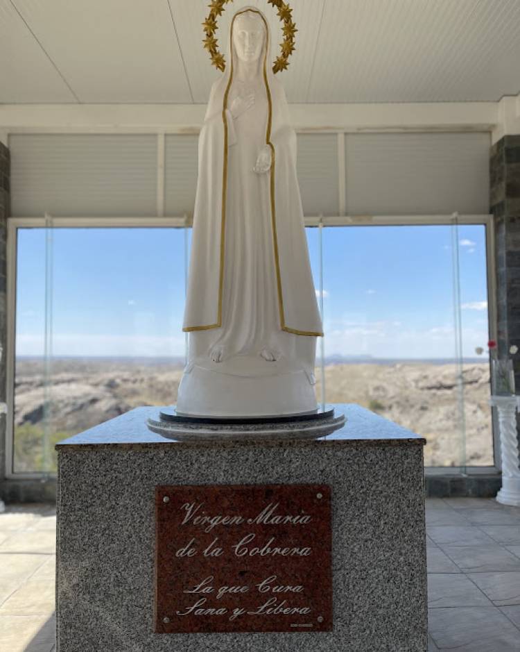 Ruralistas de la zona de la Virgen de la Cabrera , sin internet . Denuncian que nadie hace nada y es su única via de comunicación por Salud o urgencias.