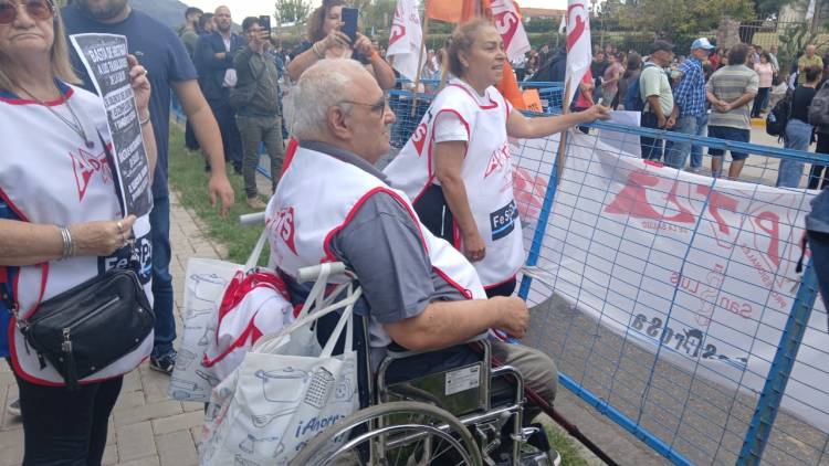 Legislatura: Poggi quiere 4 años más y avanzar con la reforma Constitucional.Si tiene efecto retroactivo , inhabilitaría a los Rodríguez Saá.Reforma Poder Judicial y elecciones totales cada cuatro años .Intolerancia adentro y afuera peor.