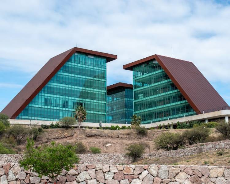 Varios Municipios al borde del cese de pagos .Es imposible contener las necesidades con las podas en la Coparticipación y los costos de los servicios .