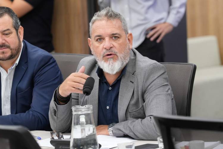 Fue adelanto EA : PIPI ALI ratificó denuncia a Poggi por enriquecimiento ilícito en Comodoro PY. 