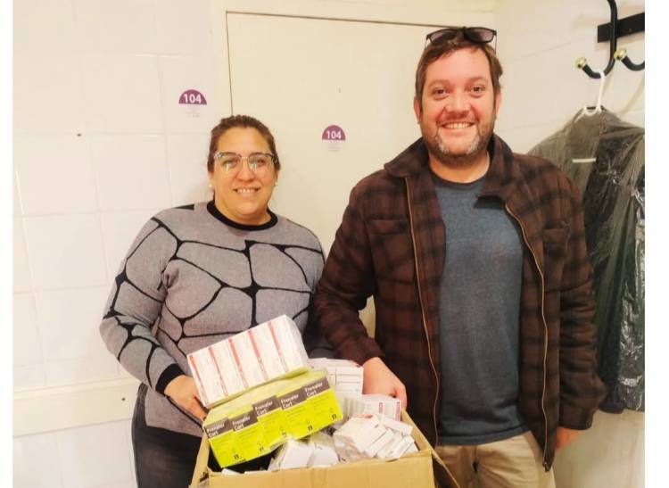Candelaria : él Municipio aporta medicamentos al Hospital . Entre todos se puede . Finanzas sanas y solidaridad.