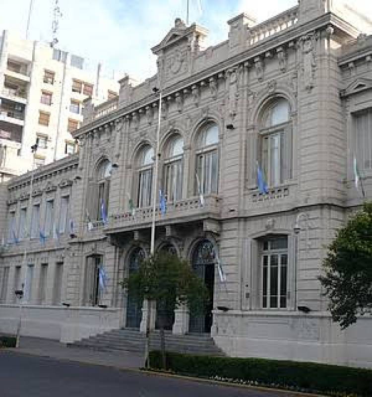 Obligan a los jueces a marcar desde él celular y es un escándalo . Creen que violenta su ntimidad ya que la geolocalización la pueden tomar libre,  para condicionarlos en sus decisorios .