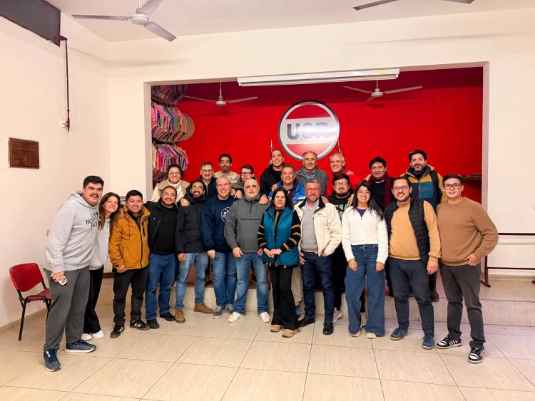 UCR: habrá internas entre quienes dicen que Gobiernan con Poggi e Identidad Radical que los crítica .